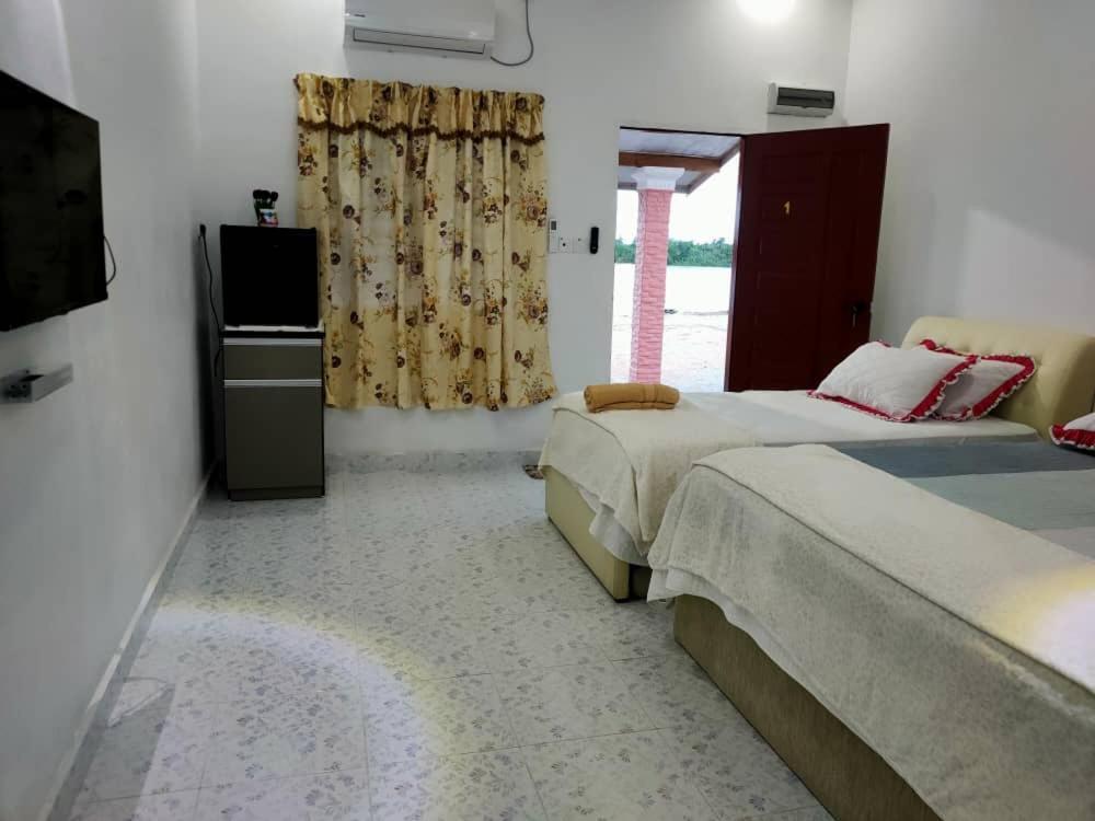 Roomstay Tokbah Demuara Kuala Besut Extérieur photo