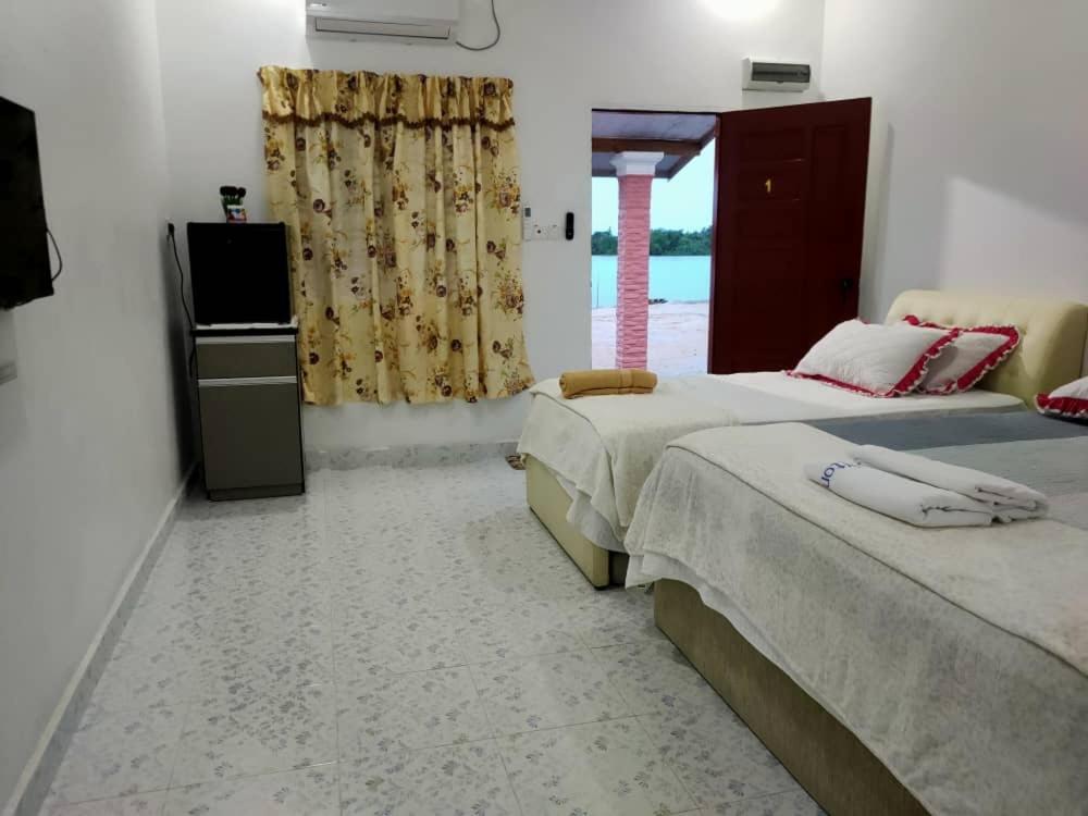 Roomstay Tokbah Demuara Kuala Besut Extérieur photo