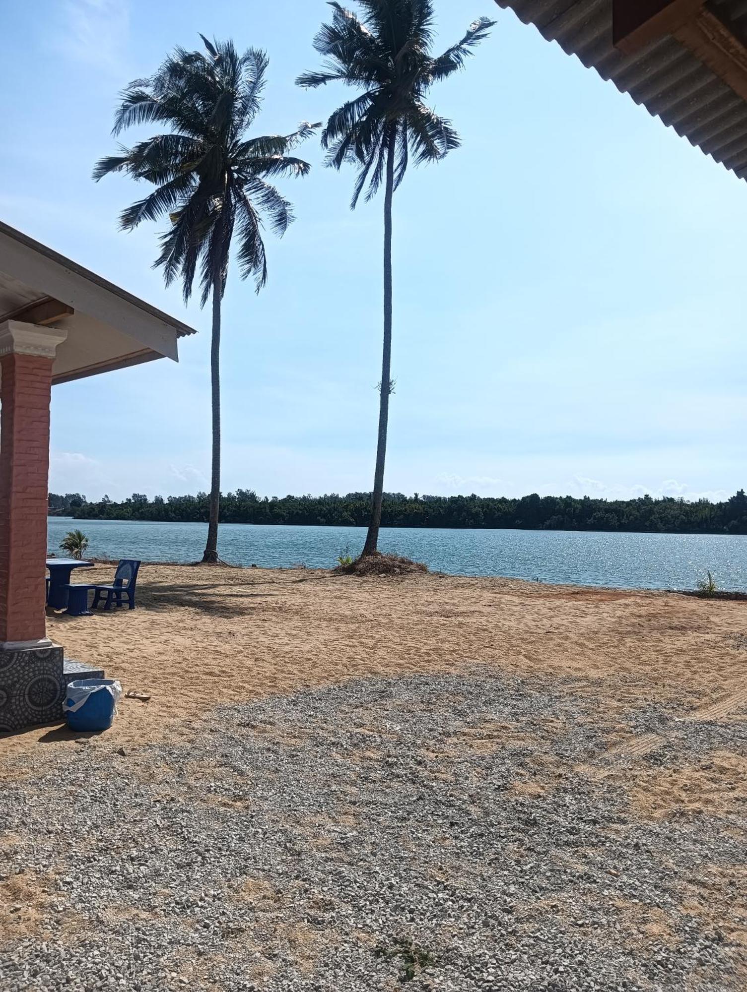 Roomstay Tokbah Demuara Kuala Besut Extérieur photo